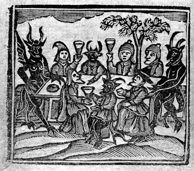 Teckning föreställande några mörka varelser med horn som sitter runt ett bord tillsammans med några människor. De håller upp glas och skålar.